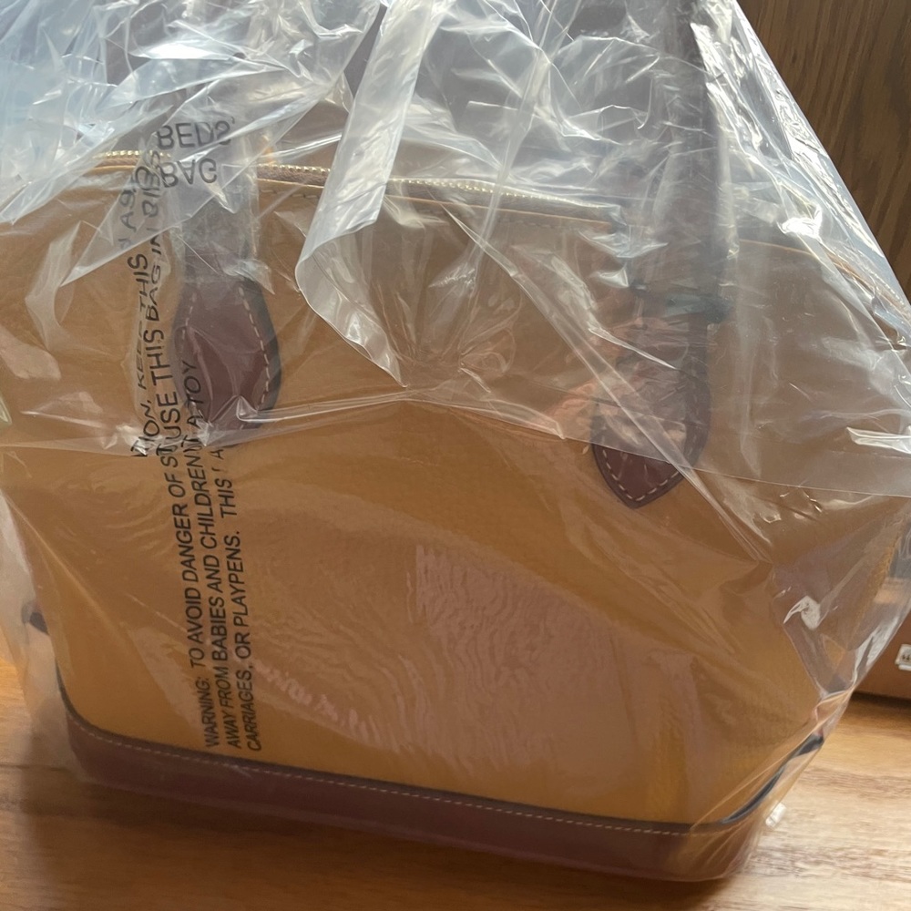 Dooney & Bourke Zip Zip satchel handbag.  NWT.